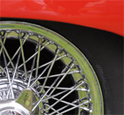 eine nicht ganz bayerische Edel-Karosse auf Speichen eine nicht ganz bayerische Edel-Karosse auf Speichen